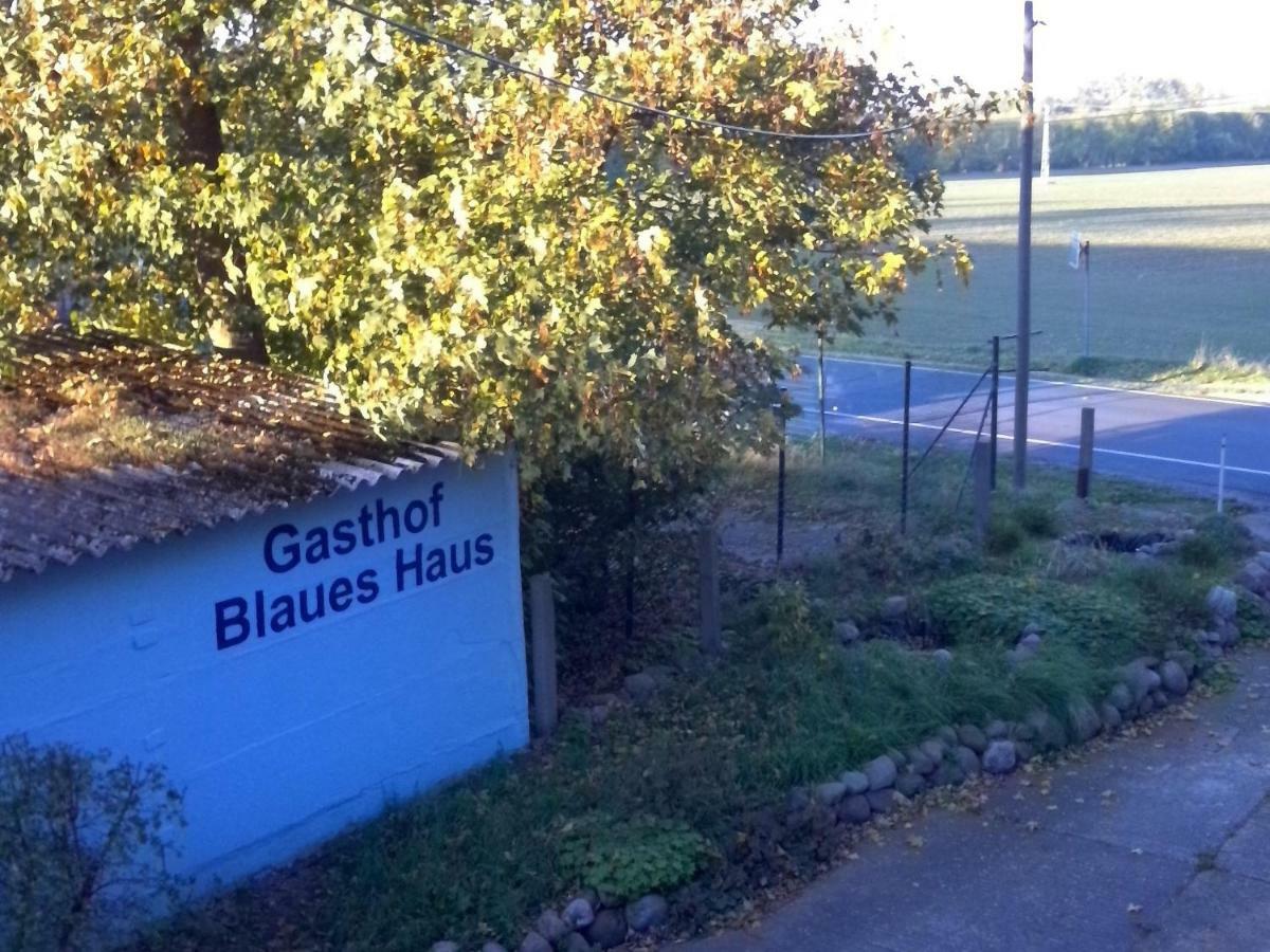 Gasthof Blaues Haus Hotel Bastorf Exterior photo